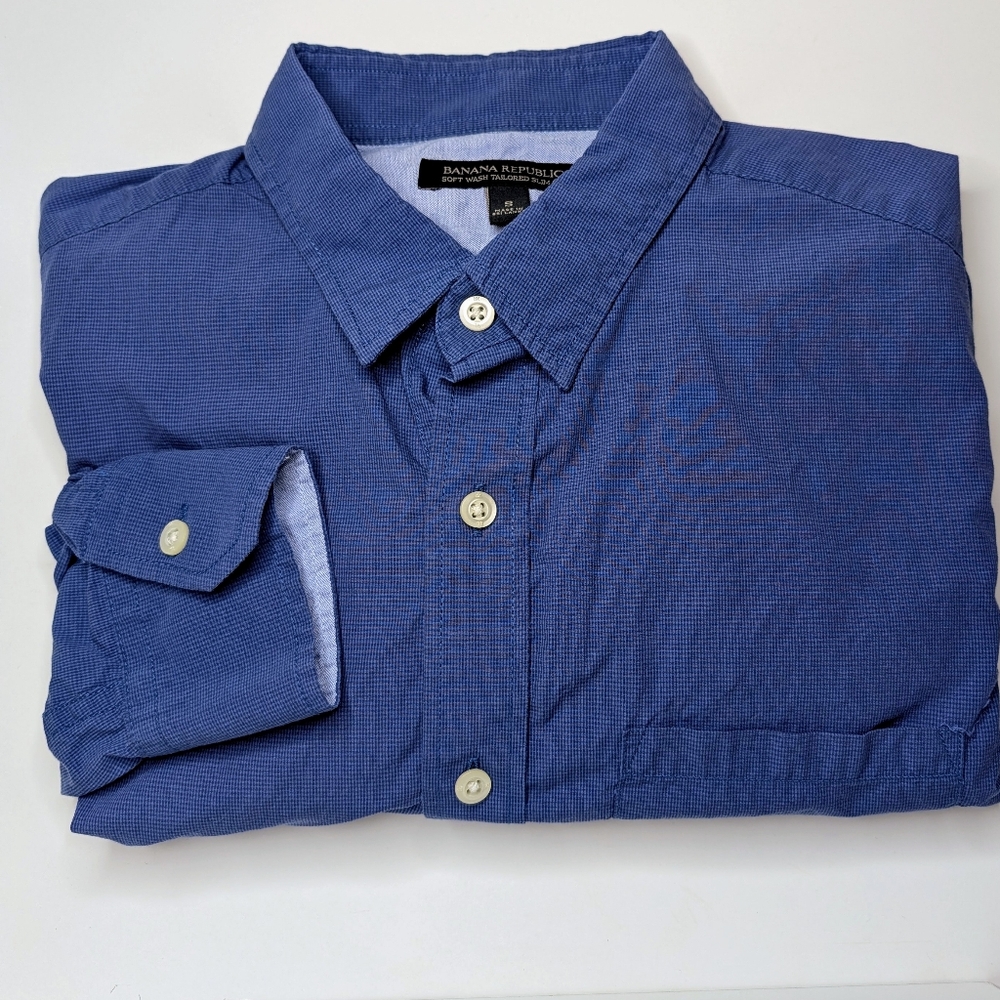 ✨ Banana Republic Soft-Wash Tailored Slim Fit Shirt | Size S ✨Casual • Blue 💙